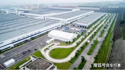 一周狂銷(xiāo)6000輛，揭秘重慶新能源汽車(chē)的“華為光環(huán)”與自主創(chuàng)新之路